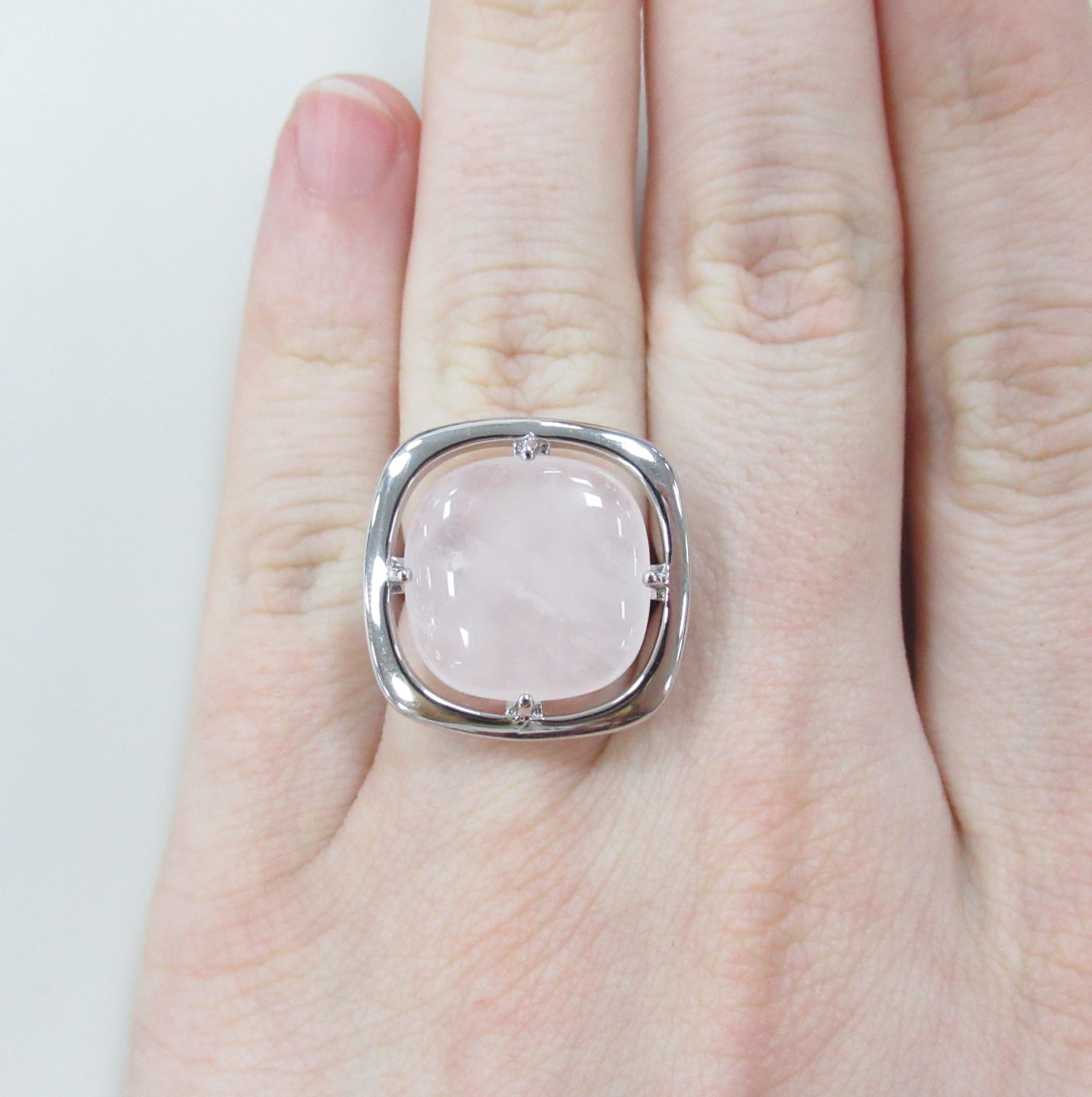 Серебряное кольцо с розовый кварц